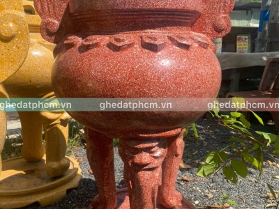 So sánh độ bền lư hương đá mài, xi măng và kim loại trong môi trường ngoài trời