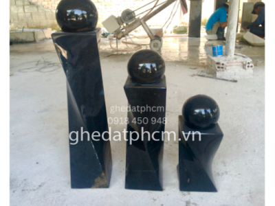 Trụ Đá Bi Xoay Phun Nước Độc Đáo, Phong Thủy Tốt