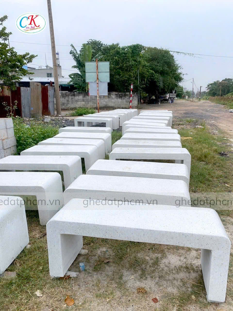 ghế đá công viên đúc nguyên khối