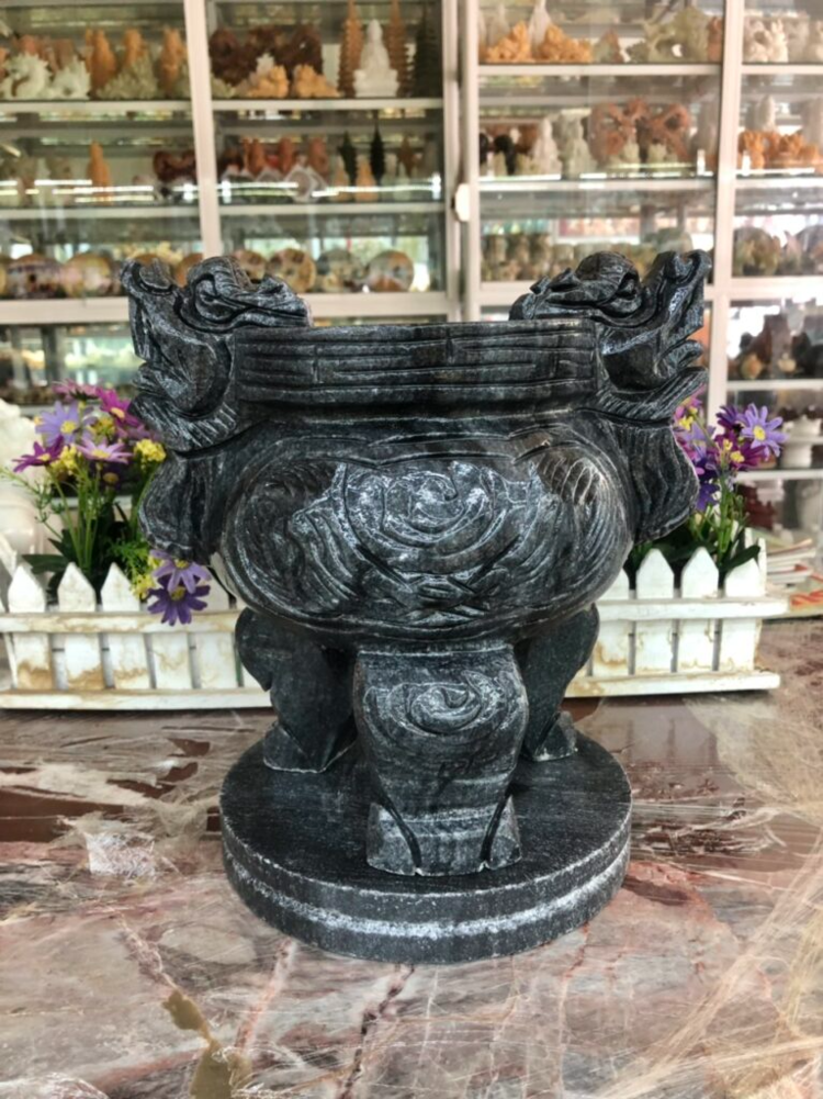 lư hương đá đen