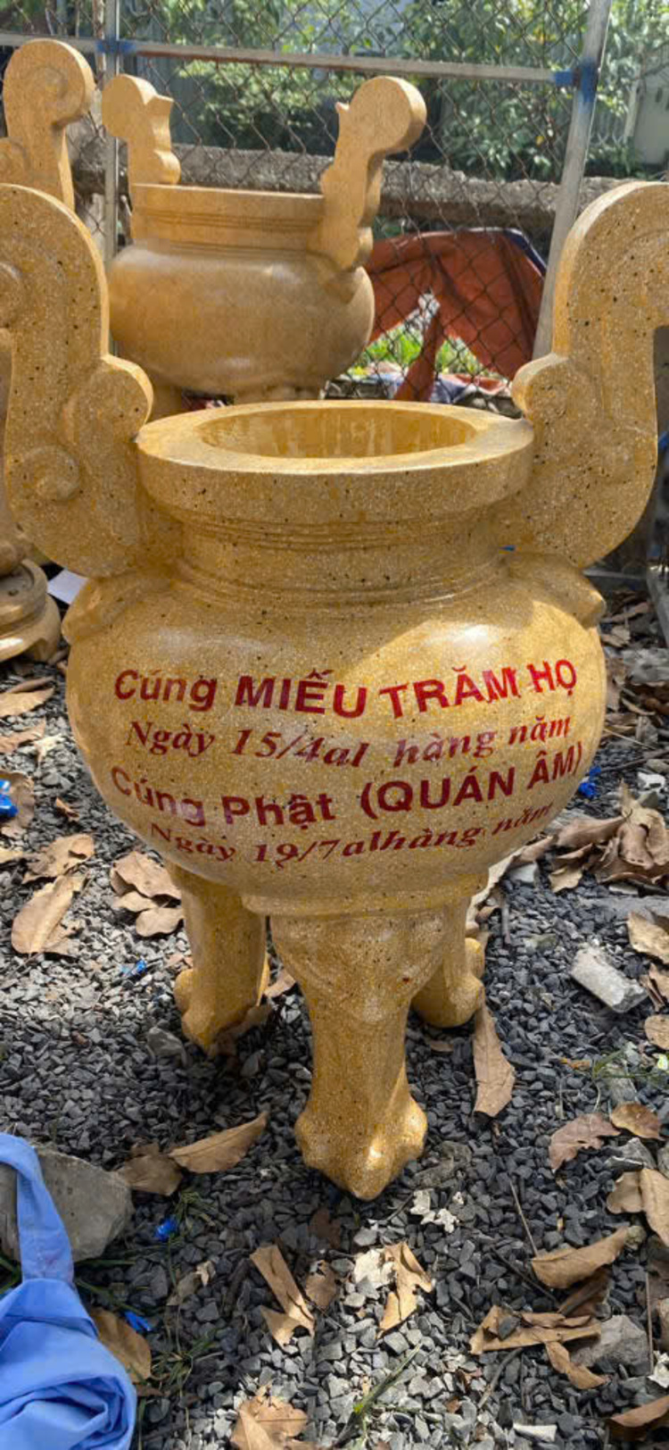 lư hương cắm nhang