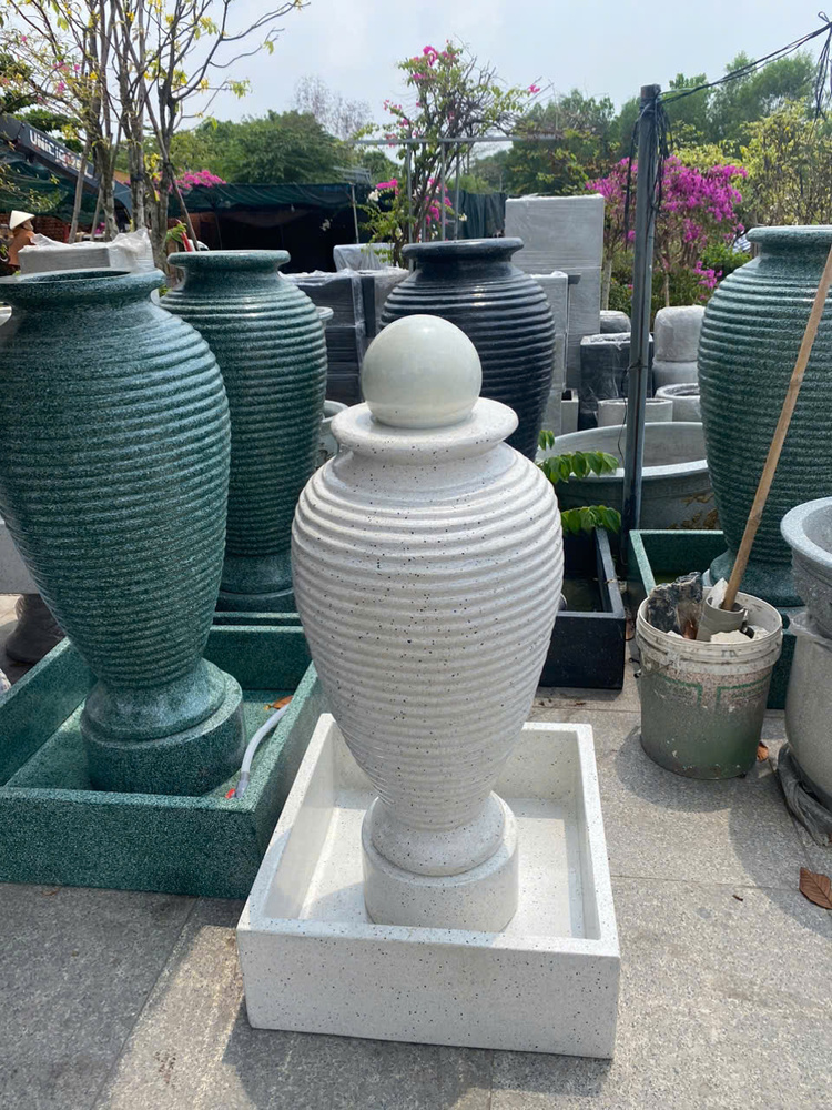 trụ đá bi xoay phong thủy